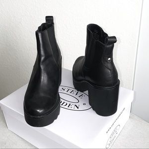 Gretta Steve Madden leather boots